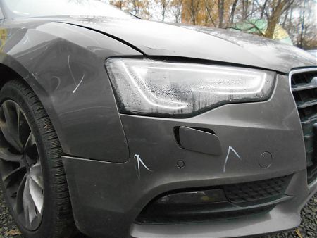Вмятина на крыле, царапины на бампере, запотевшая фара Audi A5